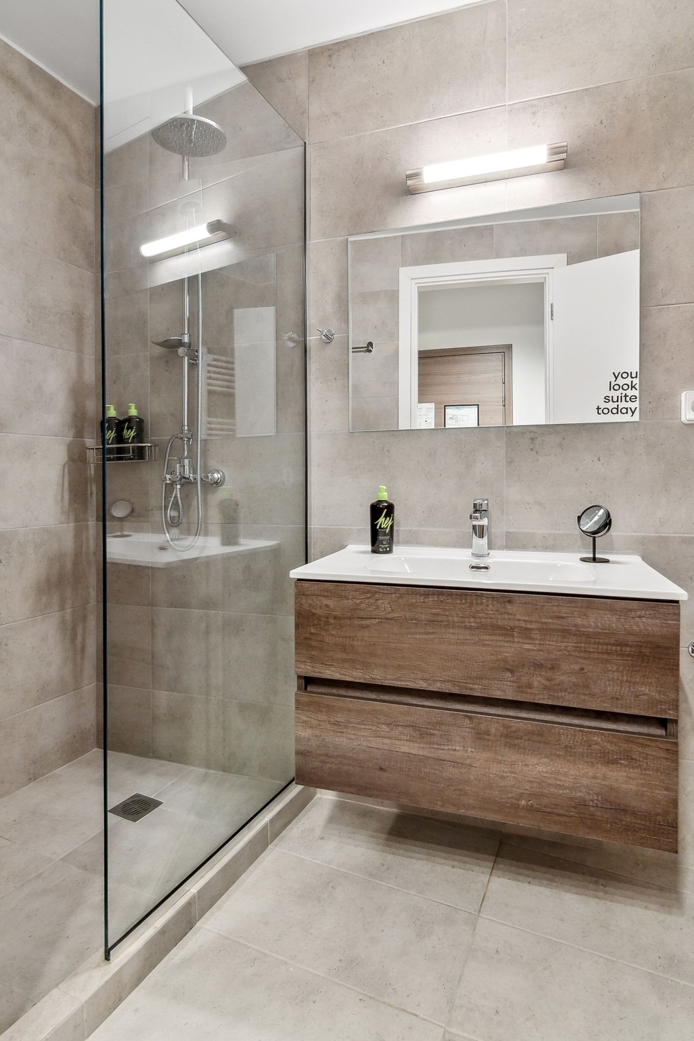 Studio with balcony | Badezimmer