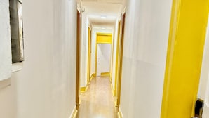 Domitorio 6 camas 1 D | Living area - Samps Hostel (Lisbon)