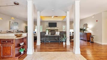 Rumah, Beberapa Tempat Tidur, patio, pemandangan kebun (Villa at the Hills) | Interior