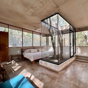 5 bedrooms, travel crib, free WiFi, bed sheets