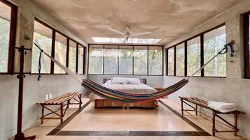 5 quartos, berço de viagem, Wi-Fi de cortesia, roupa de cama