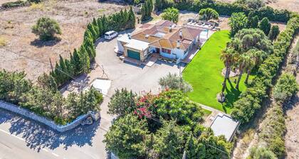 Bell Veure - Four Bedroom Villa, Sleeps 8