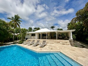 Pool - Villa Koray (Grande-Terre)