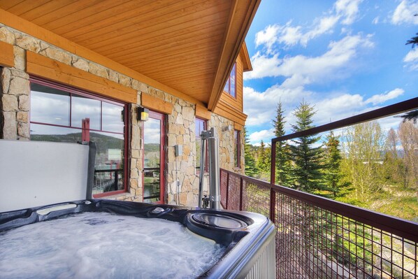 Outdoor spa tub - New Listing! Walk To Ski, Private Hot Tub, Fitness Room, Garage, Great Views (Breckenridge)
