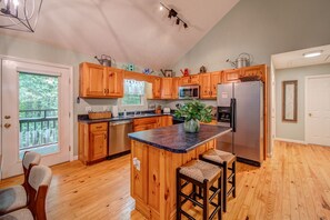 House, Multiple Beds, Patio | Private kitchen | Fridge, oven, stovetop, dishwasher