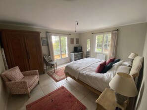 4 sovrum, strykjÀrn/strykbrÀda, wi-fi och sÀngklÀder