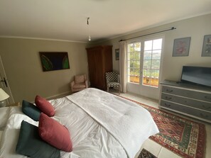 4 bedrooms, iron/ironing board, WiFi, bed sheets - Beautiful Villa with stunning view over Fayence (Fayence)