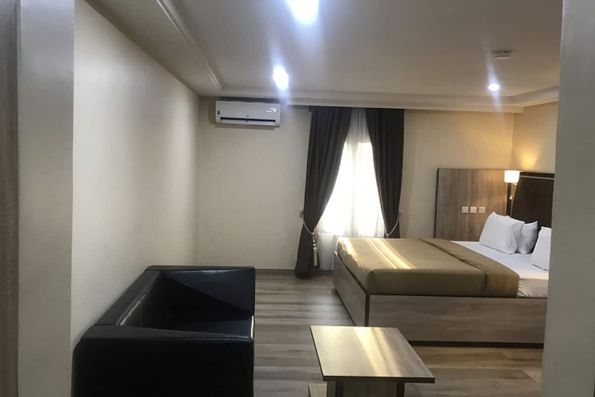 이그제큐티브룸 | 고급 침구, 책상, 노트북 작업 공간, 무료 WiFi
