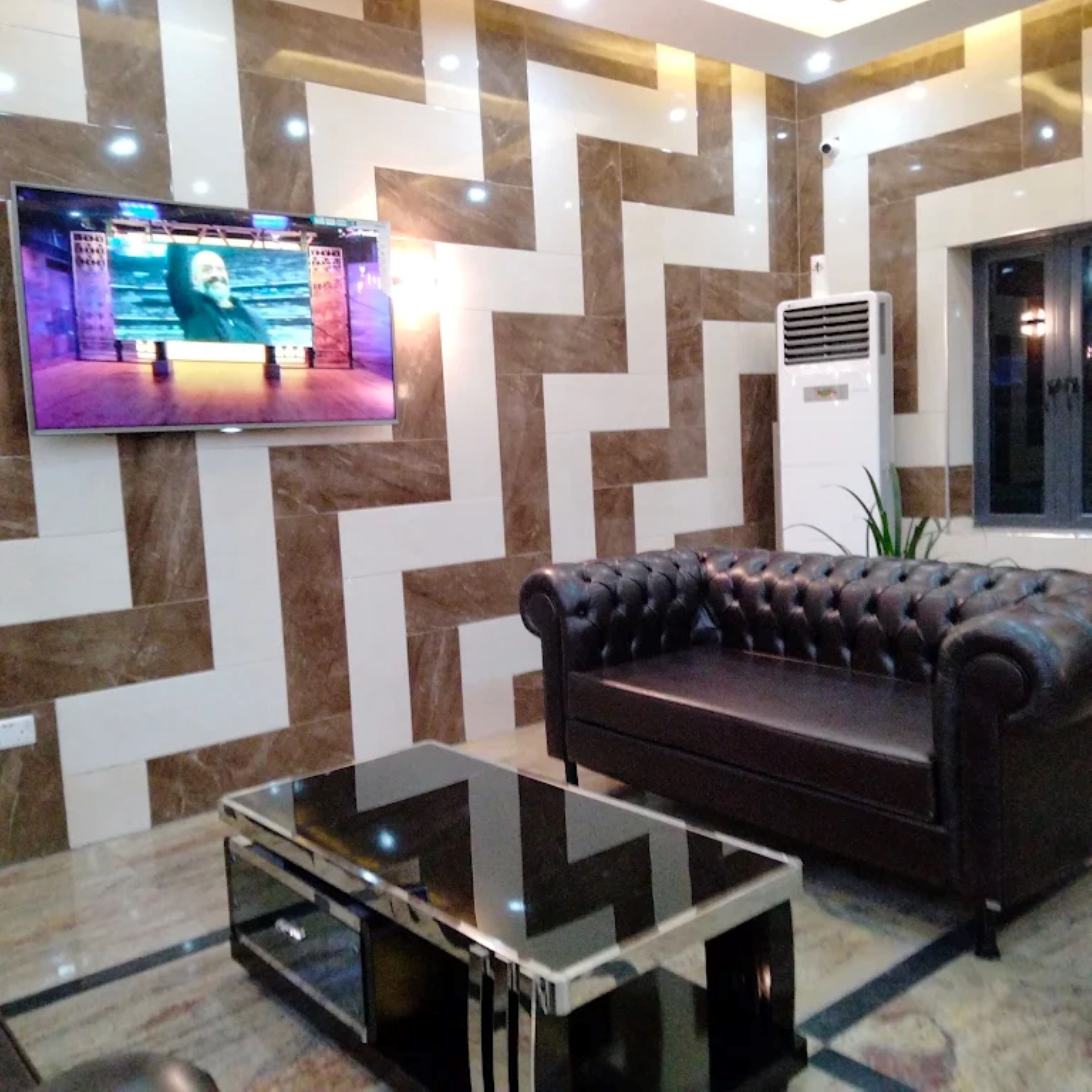 Presidential Suite | Premium bedding, individually furnished, desk, laptop workspace