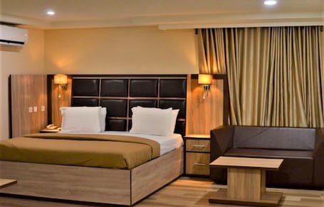 Presidential Suite | 1 bedroom, premium bedding, individually furnished, desk