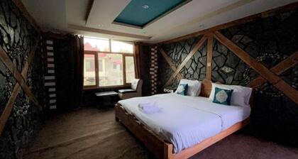 Shanghai Resort - Skardu