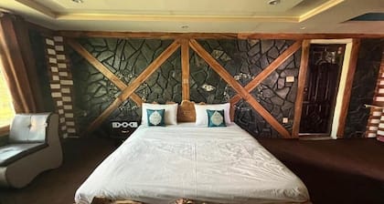 Shanghai Resort - Skardu