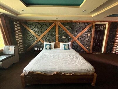 Shanghai Resort - Skardu