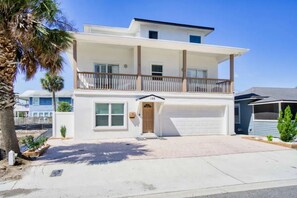 Exterior - Ocean Seaside Escape B
(Jacksonville Beach)