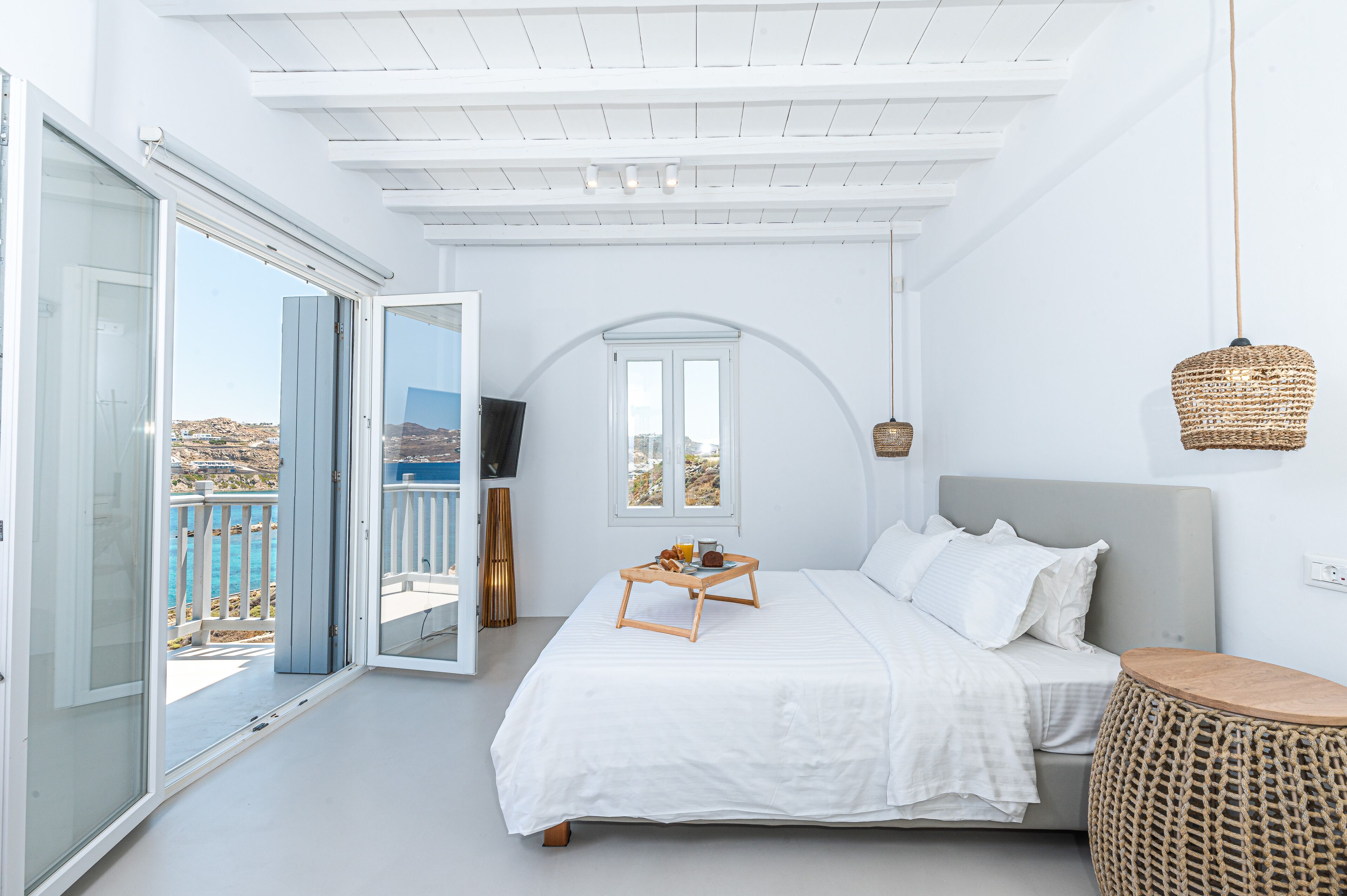 4 bedrooms, iron/ironing board, travel crib, WiFi (free)