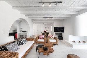 Téléviseur connecté, foyer, chaîne audio