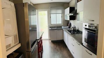 Fridge, cookware/dishes/utensils