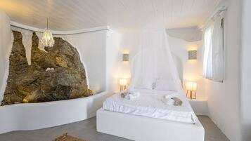 6 bedrooms, iron/ironing board, free WiFi, bed sheets