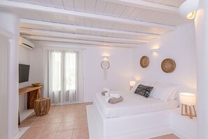 3 habitaciones, tabla de planchar con plancha y cuna de viaje