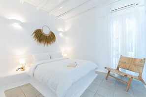 4 bedrooms, iron/ironing board, travel cot, free WiFi - 9 Muses Villa Erato 4BR With private pool! (Mykonos)