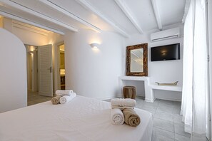 3 bedrooms, iron/ironing board, free WiFi, bed sheets - 9 Muses Villa Calliope, 3 BR, private plunge pool! (Mykonos)
