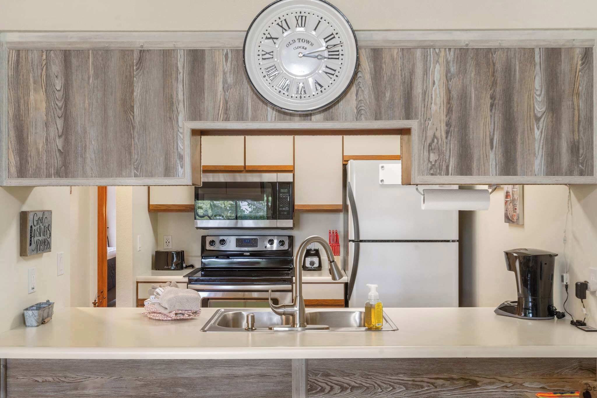 コンドミニアム キングベッド 1 台ソファーベッド付き バルコニー ゴルフビュー (The Cozy Place) | 専用キッチン | 大型冷蔵庫、電子レンジ、オーブン、コンロ