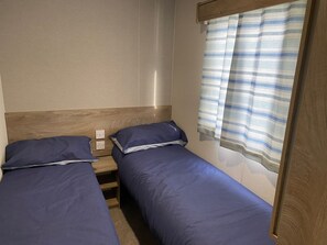 Cabin, Multiple Beds | 3 bedrooms, iron/ironing board, free WiFi, bed sheets - Immaculate 3 Bedroom Caravan in Presthaven (Holywell)