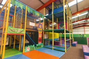 Cabin, Multiple Beds | Children’s area - Immaculate 3 Bedroom Caravan in Presthaven (Holywell)