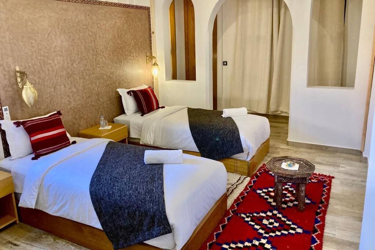 Comfort Twin Room | Soundproofing, bed sheets