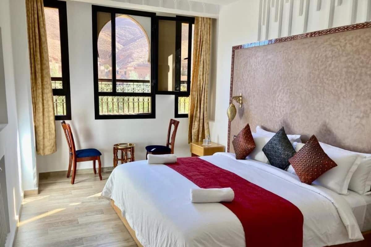 Comfort Double Room | Soundproofing, bed sheets