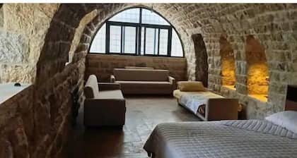 Beit Salwa Chemlan Arch house private garden sunset valley view 24/7 Electricity