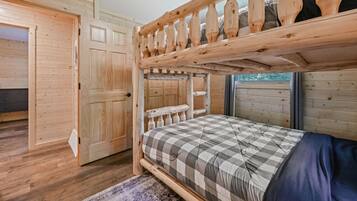 6 bedrooms, free WiFi, bed sheets