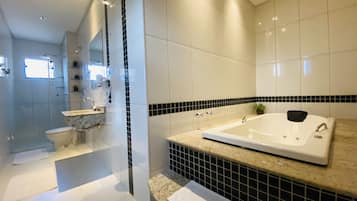 Suite – premium | Bad | Hårføner og håndklær