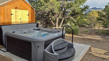 Tina de hidromasaje al aire libre