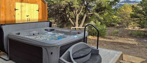 Bañera de hidromasaje al aire libre