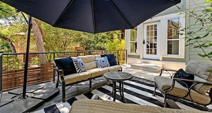 Style & Serenity - Steps Away From South Congress