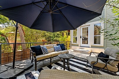 Style & Serenity - Steps Away From South Congress