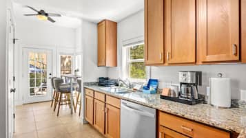 House, 2 Queen Beds, Patio, Garden View (South Congress Hideaway) | Private kitchen | Fridge, microwave, oven, stovetop