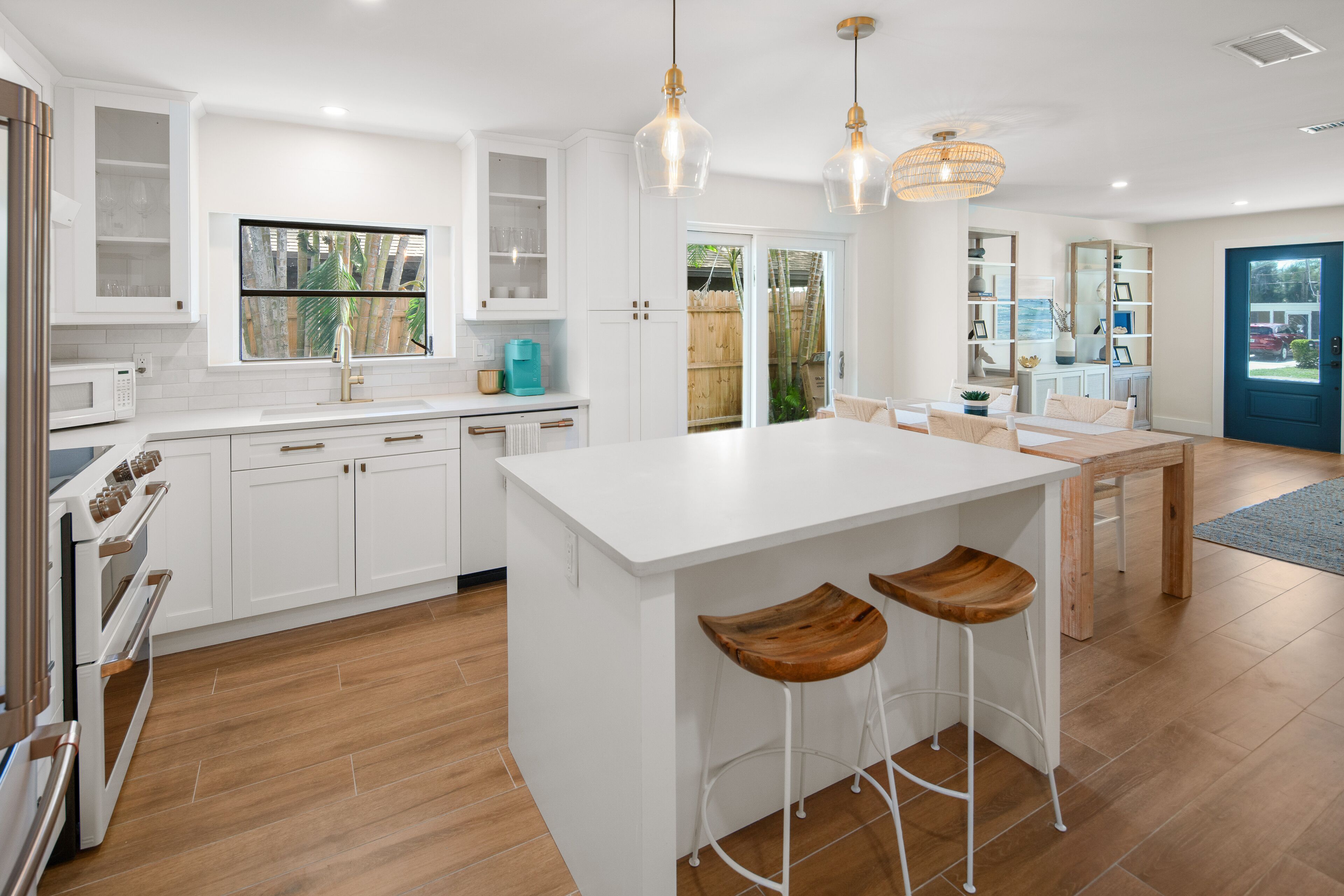 冰箱、微波炉、烤箱、炉灶