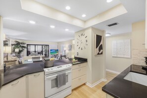 Interior - Delightful south end condo w/ pool/steps to beach (Marco Island)