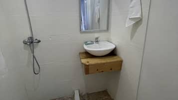Basic Double Room | Bathroom | Shower, soap, toilet paper