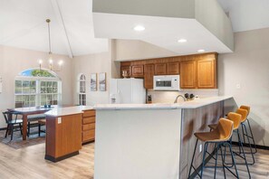 コンドミニアム ベッド (複数台) バルコニー ゴルフビュー (Shades of Branson) | 専用キッチン | コーヒー / ティーメーカー