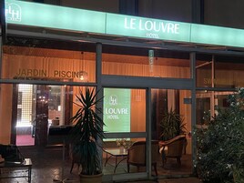 住宿正面 - 傍晚/夜晚