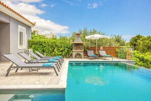 Villa (3 Bedrooms) | Außenbereich