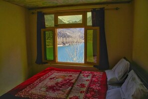 Habitación estándar con 1 cama doble o 2 individuales | Sistema de insonorización, tabla de planchar con plancha, wifi gratis