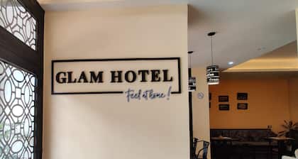 Glam Hotel