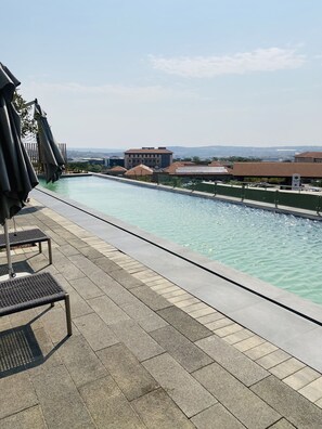Pool - Luna luxury apartment (Midrand)