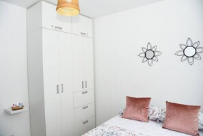 2 bedrooms