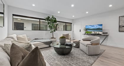 Heart of West Hollywood Stunner w/gym and co-working space