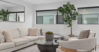 Heart of West Hollywood Stunner w/gym and co-working space